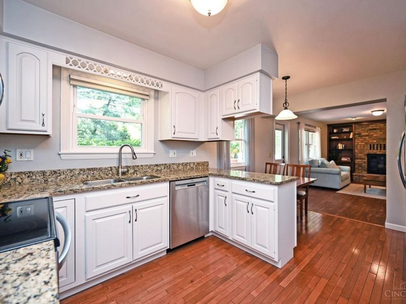 6847 Meadowdale Circle, Madeira, OH 45243 Photo 13
