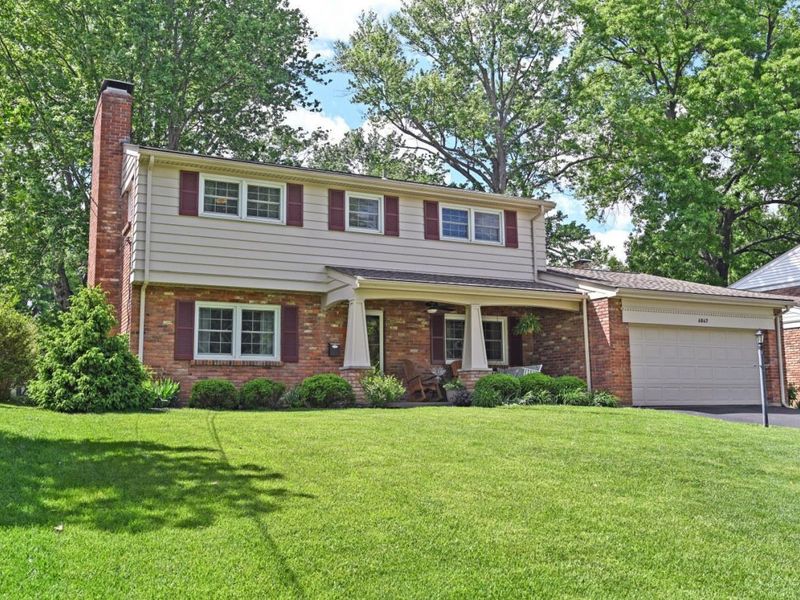 6847 Meadowdale Circle, Madeira, OH 45243 Photo 2