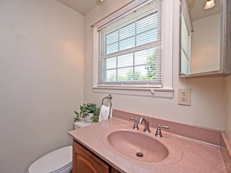 6847 Meadowdale Circle, Madeira, OH 45243 Photo 32