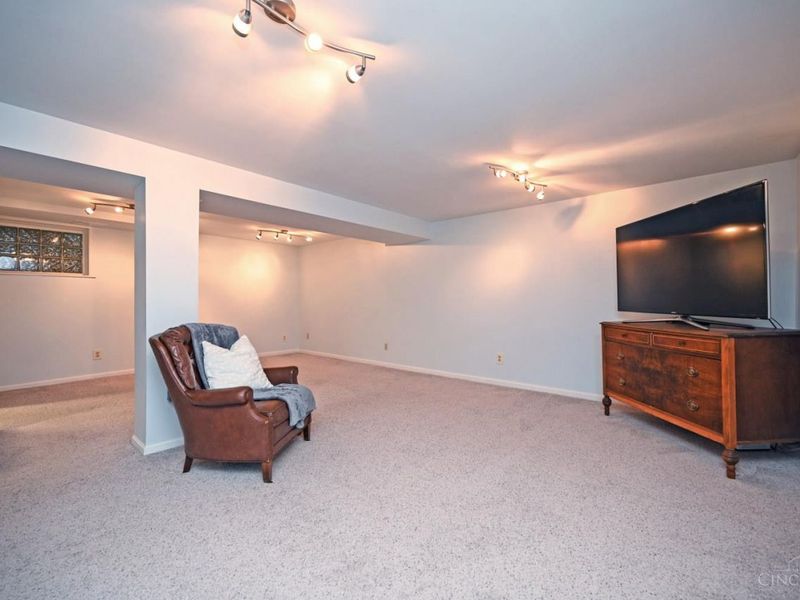 6847 Meadowdale Circle, Madeira, OH 45243 Photo 41