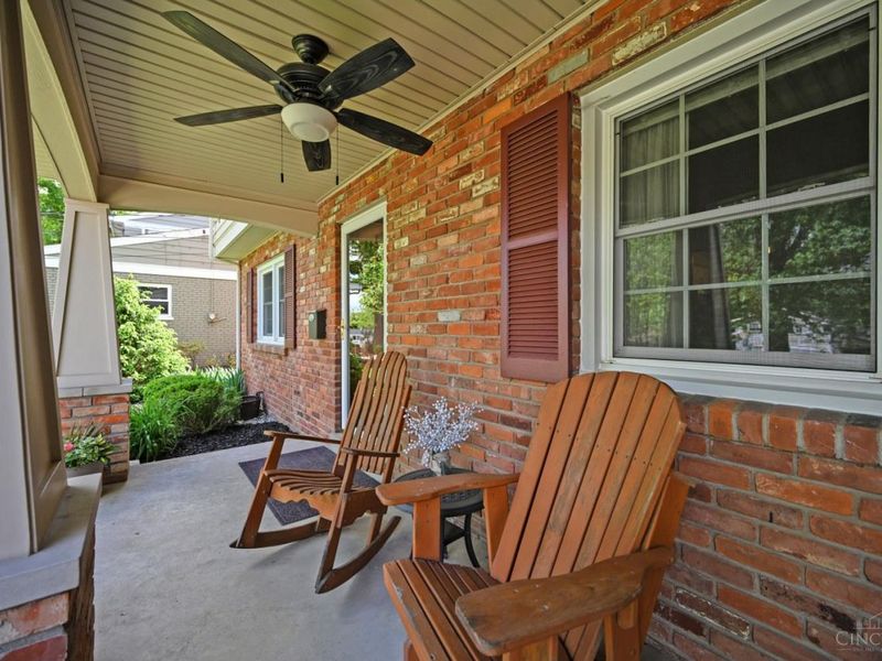 6847 Meadowdale Circle, Madeira, OH 45243 Photo 5