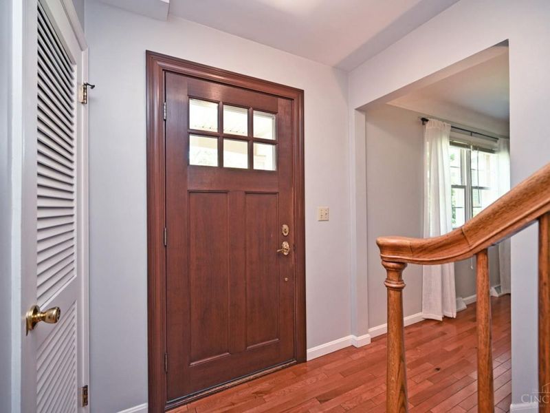 6847 Meadowdale Circle, Madeira, OH 45243 Photo 6