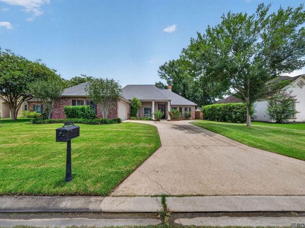 13088 Dutchtown Lakes Dr, Geismar, LA 70734