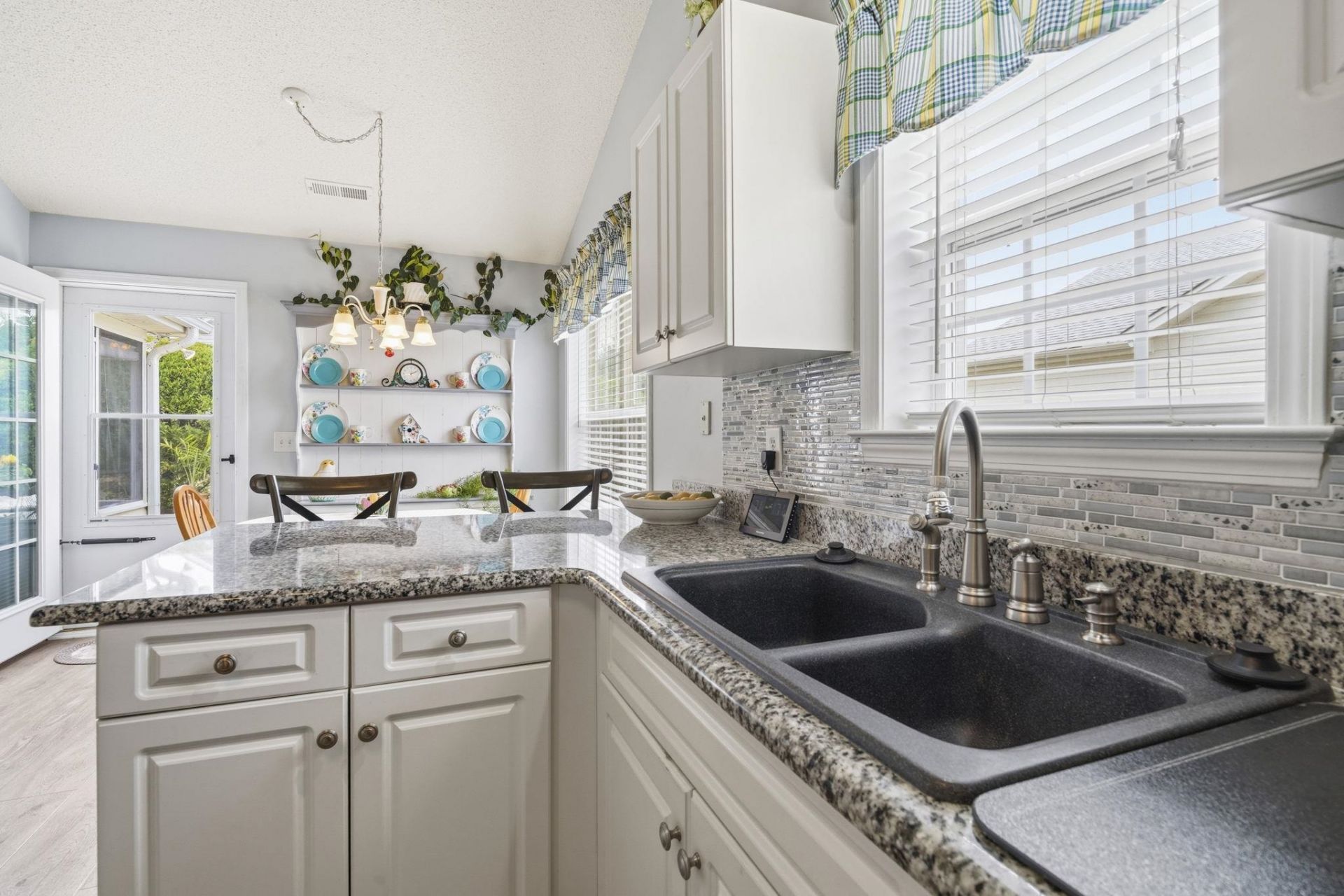 676 Lilly Naz Ln. Photo 13