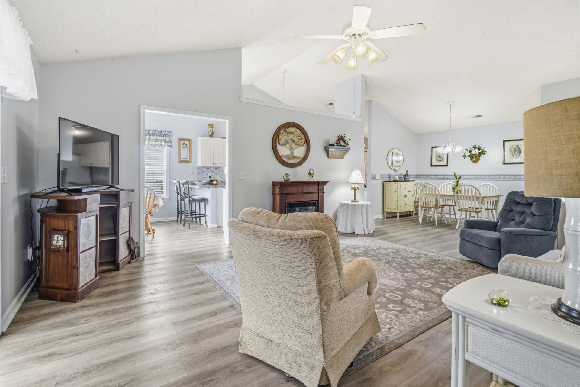 676 Lilly Naz Ln. Photo 8