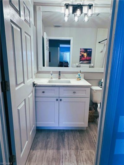 5805 Trailwinds Dr, Unit 326, Fort Myers, FL 33907 Photo
