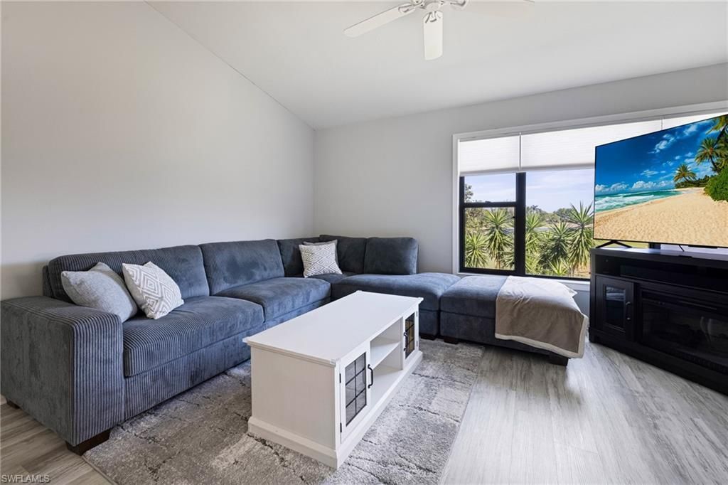 5805 Trailwinds Dr, Unit 326, Fort Myers, FL 33907 Photo