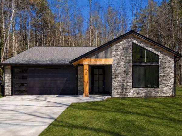 12745 Austrian Drive, Grant, MI 49327