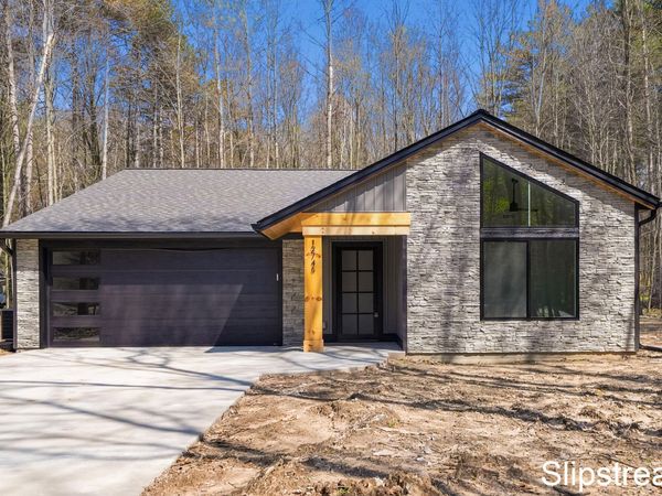 12745 Austrian Drive, Grant, MI 49327