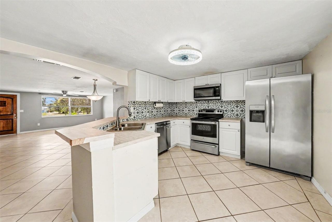 6145 Maplewood Drive, New Port Richey, FL 34653 Photo