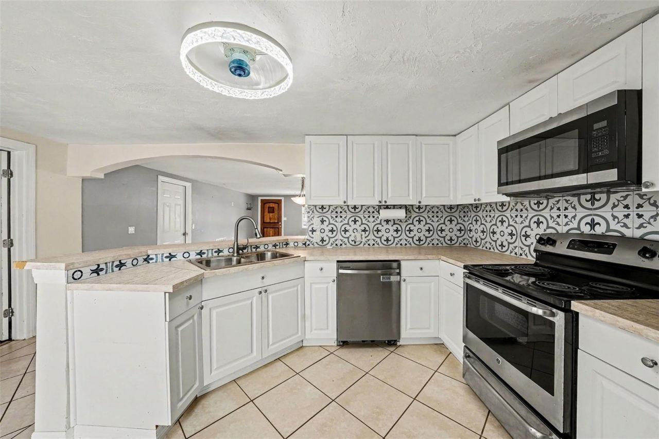 6145 Maplewood Drive, New Port Richey, FL 34653 Photo
