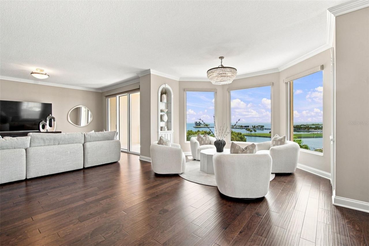 555 5th Avenue Ne, Unit 711, Saint Petersburg, FL 33701 Photo