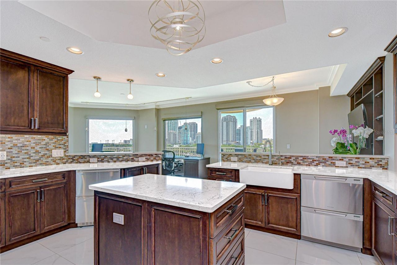 555 5th Avenue Ne, Unit 711, Saint Petersburg, FL 33701 Photo