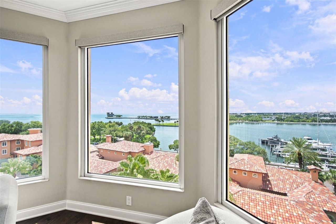 555 5th Avenue Ne, Unit 711, Saint Petersburg, FL 33701 Photo