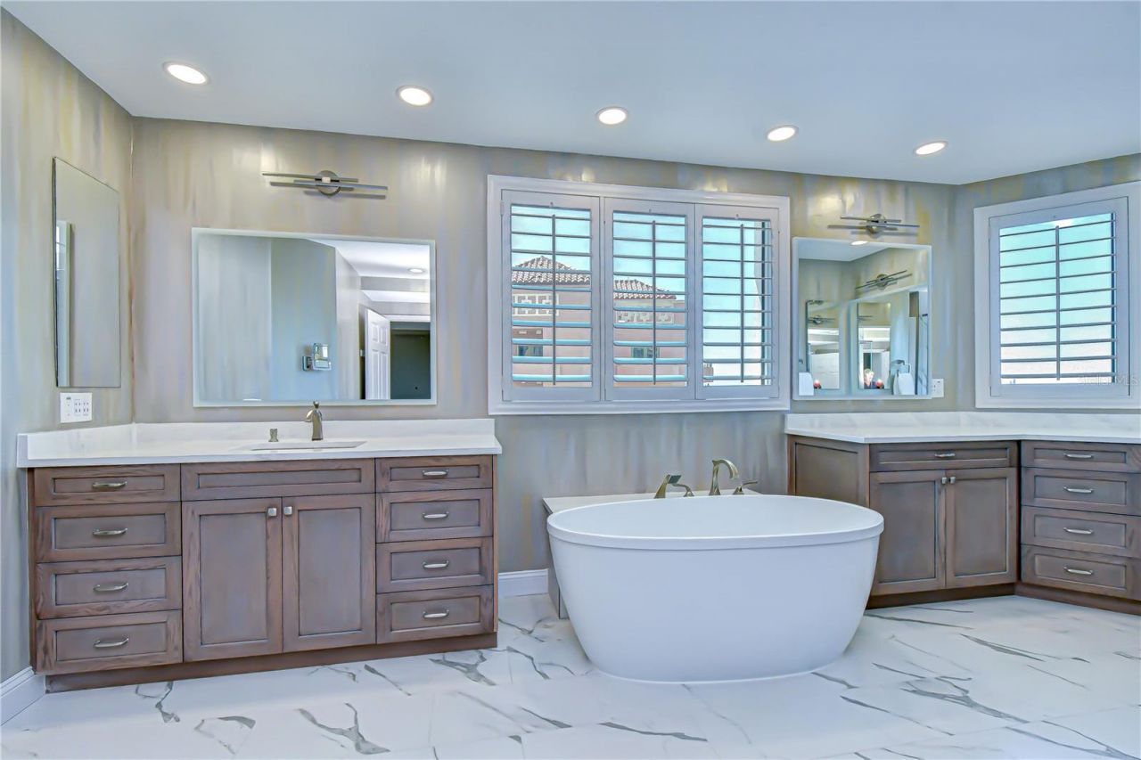 555 5th Avenue Ne, Unit 711, Saint Petersburg, FL 33701 Photo