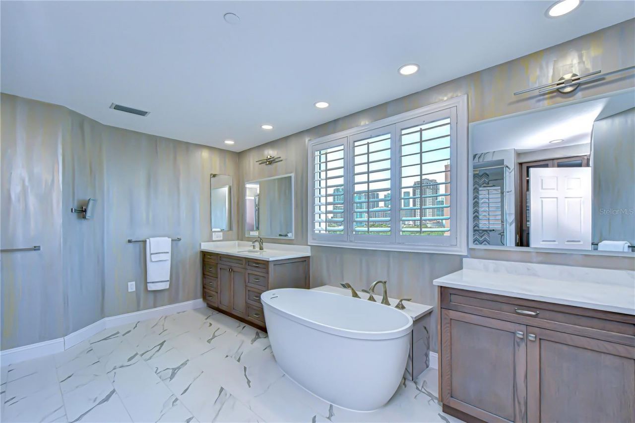 555 5th Avenue Ne, Unit 711, Saint Petersburg, FL 33701 Photo