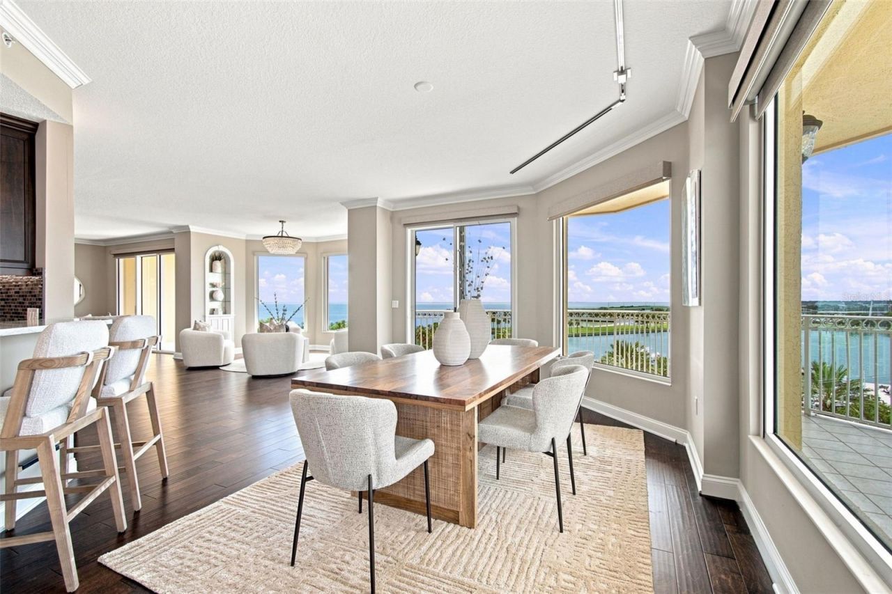 555 5th Avenue Ne, Unit 711, Saint Petersburg, FL 33701 Photo