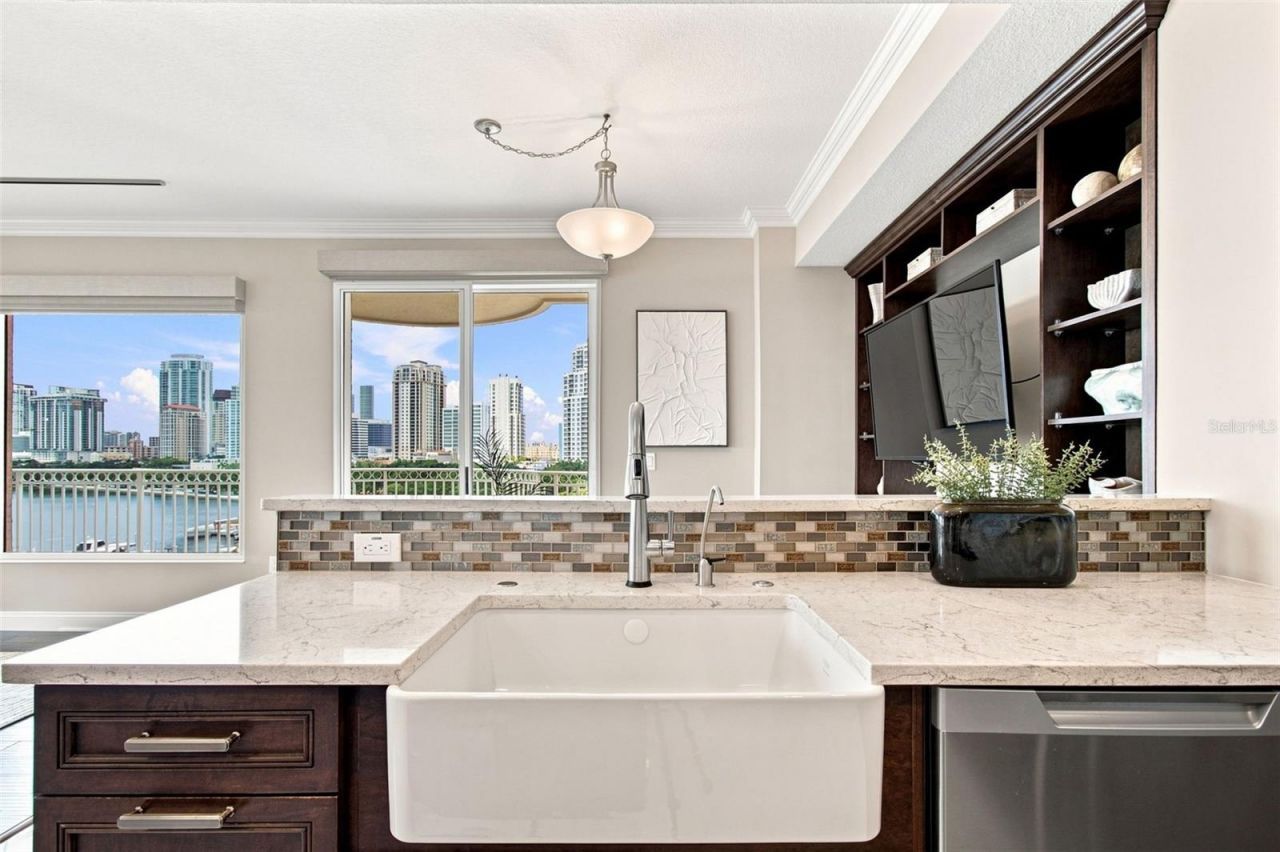 555 5th Avenue Ne, Unit 711, Saint Petersburg, FL 33701 Photo