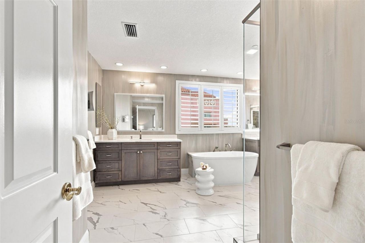 555 5th Avenue Ne, Unit 711, Saint Petersburg, FL 33701 Photo