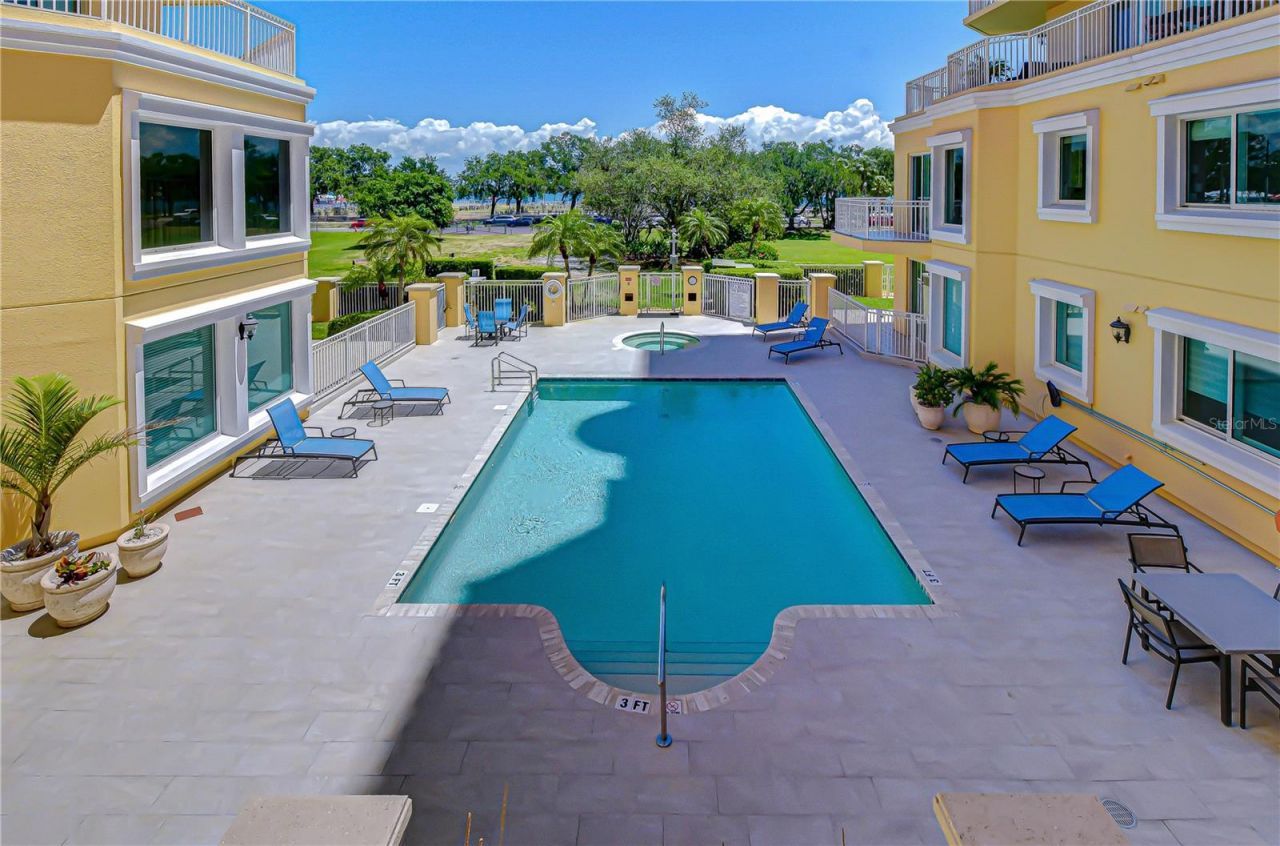 555 5th Avenue Ne, Unit 711, Saint Petersburg, FL 33701 Photo