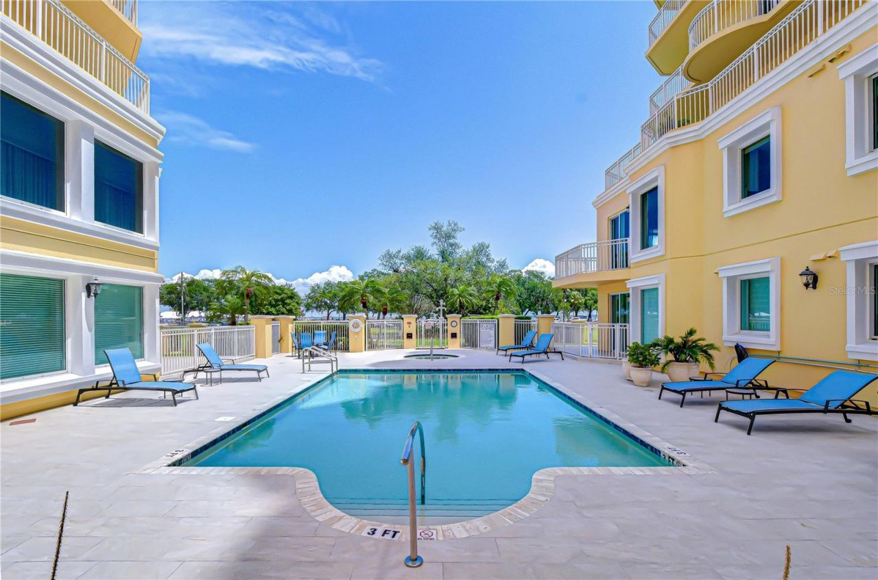 555 5th Avenue Ne, Unit 711, Saint Petersburg, FL 33701 Photo