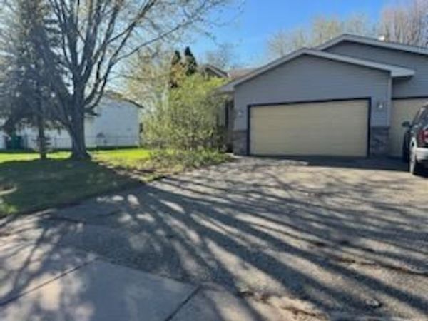 676 Joes Lake Road SE, Cambridge, MN 55008