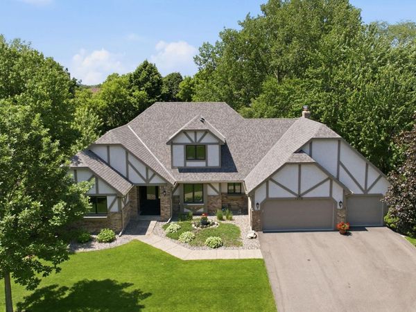 1316 Summit Oaks Drive, Burnsville, MN 55337