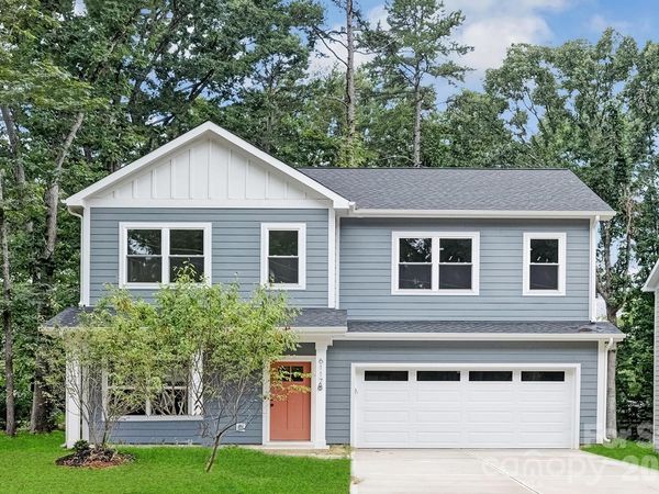 9222 Pinenoll Lane, Charlotte, NC 28215