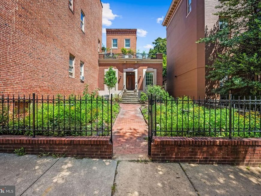 16 W Read Street, Baltimore, MD 21201 Main Photo