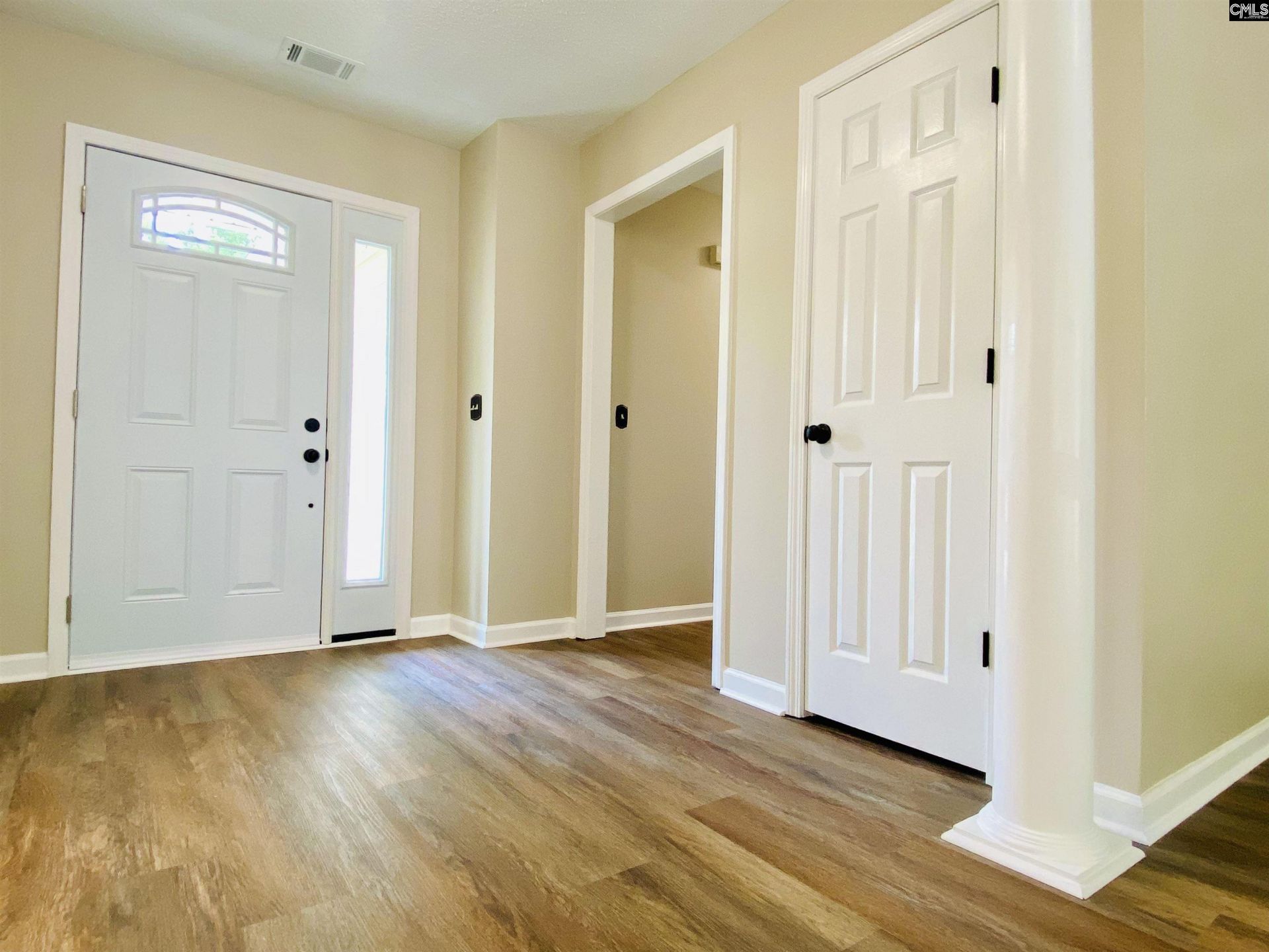 560 Rapids Road Photo 10