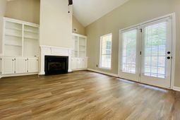 560 Rapids Road photo 4
