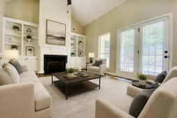 560 Rapids Road photo 4