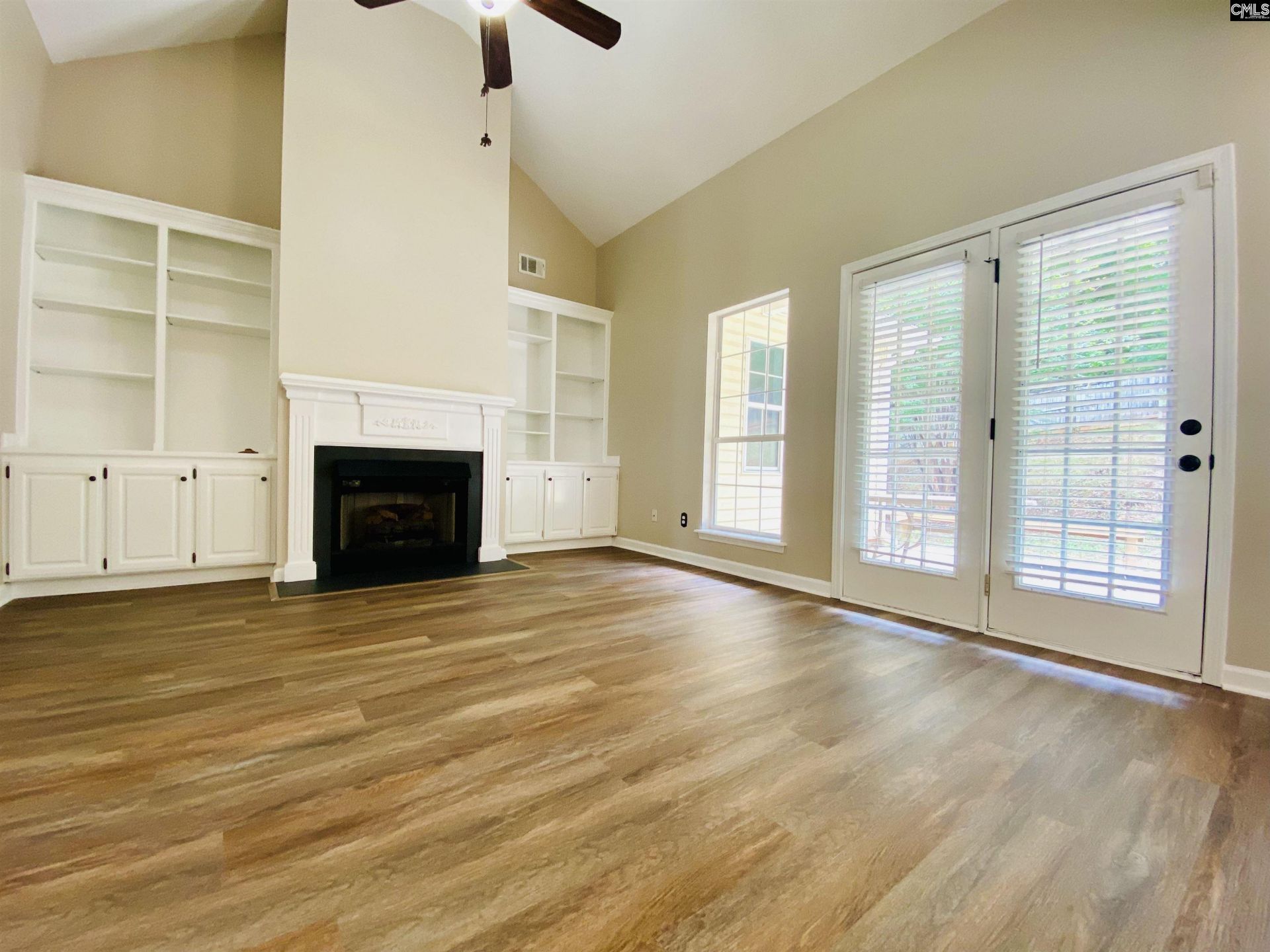 560 Rapids Road Photo 4