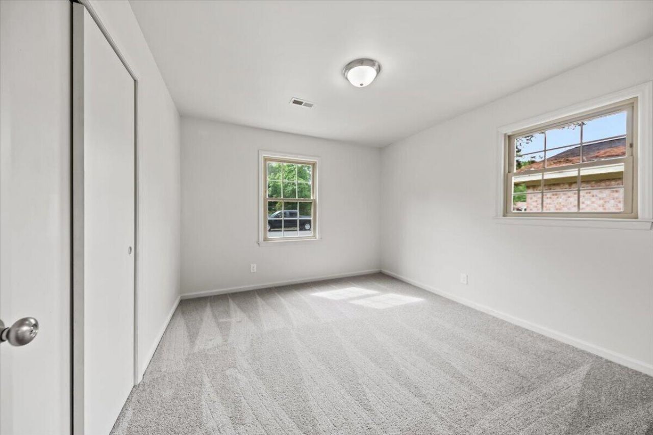 140 Rosedale Avenue Photo 11