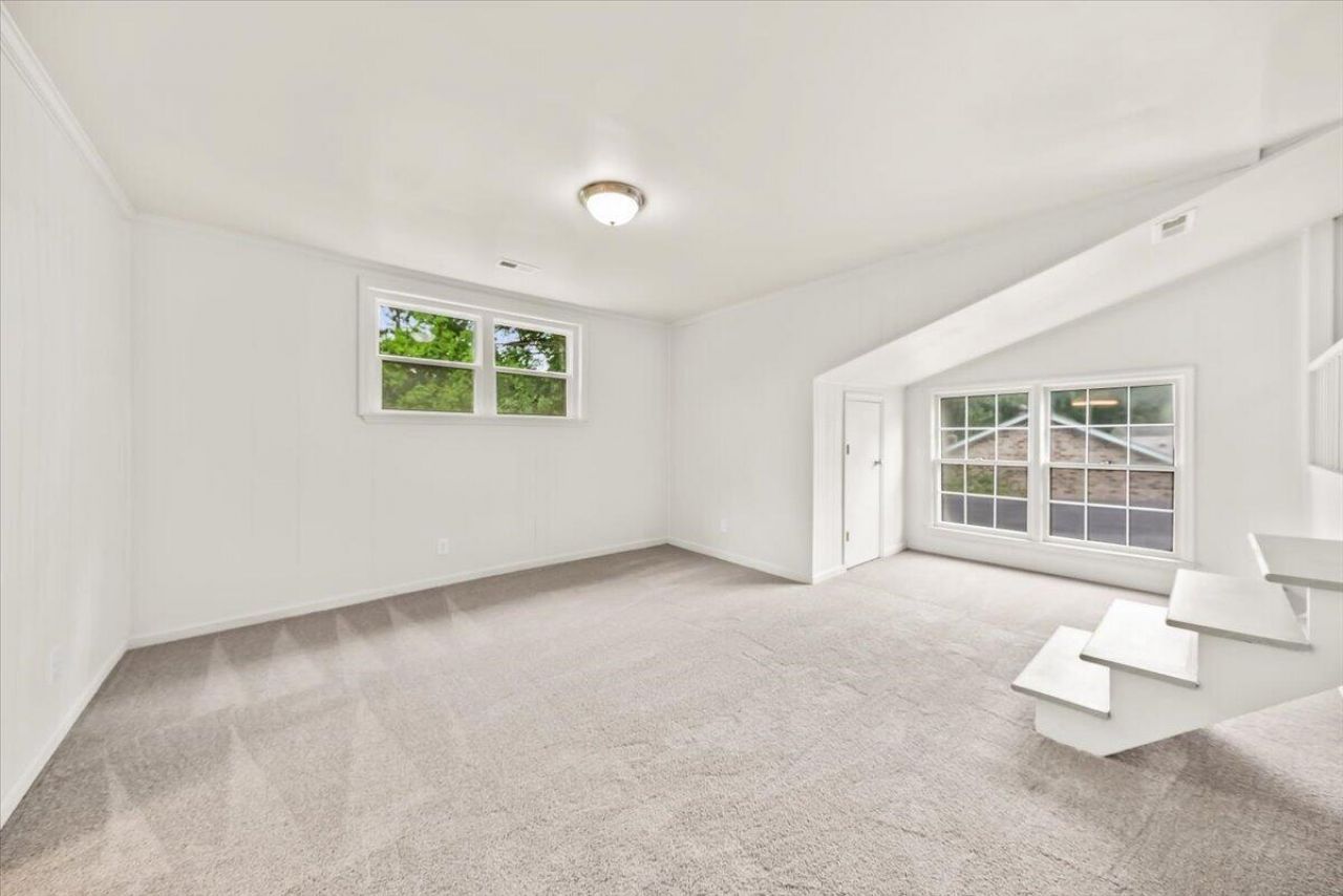 140 Rosedale Avenue Photo 22