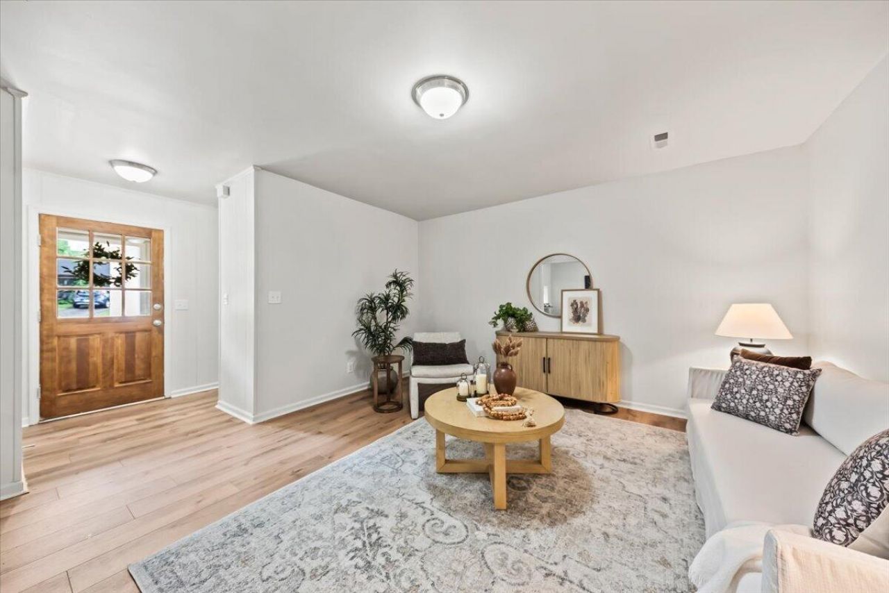 140 Rosedale Avenue Photo 4