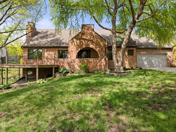 680 58th Place, Unit 9, West Des Moines, IA 50266