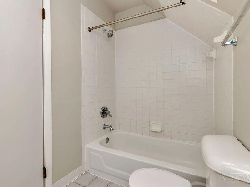 2364 Gladstone Avenue, Cincinnati, OH 45202 Photo 24