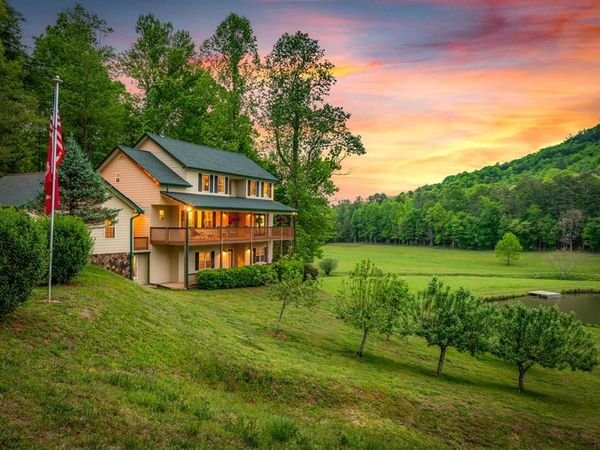 270 Ausburn Road, Blue Ridge, GA 30513