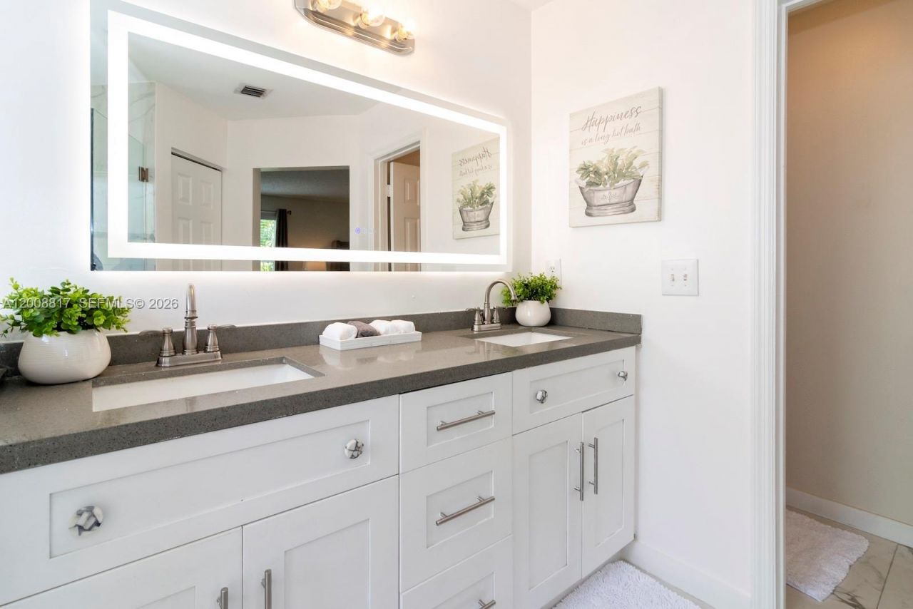 6630 Saltaire Ter, Margate, FL 33063 Photo