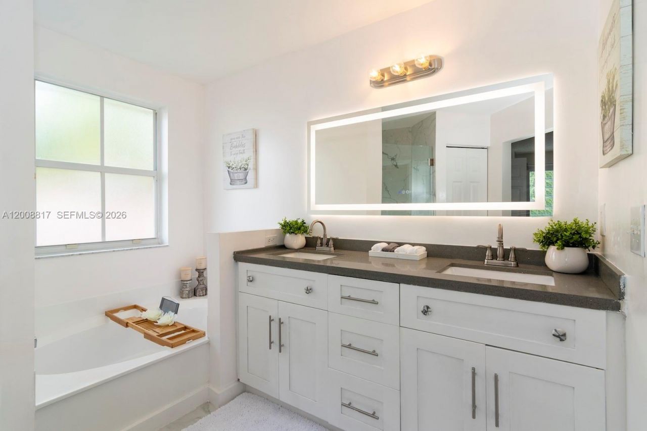 6630 Saltaire Ter, Margate, FL 33063 Photo