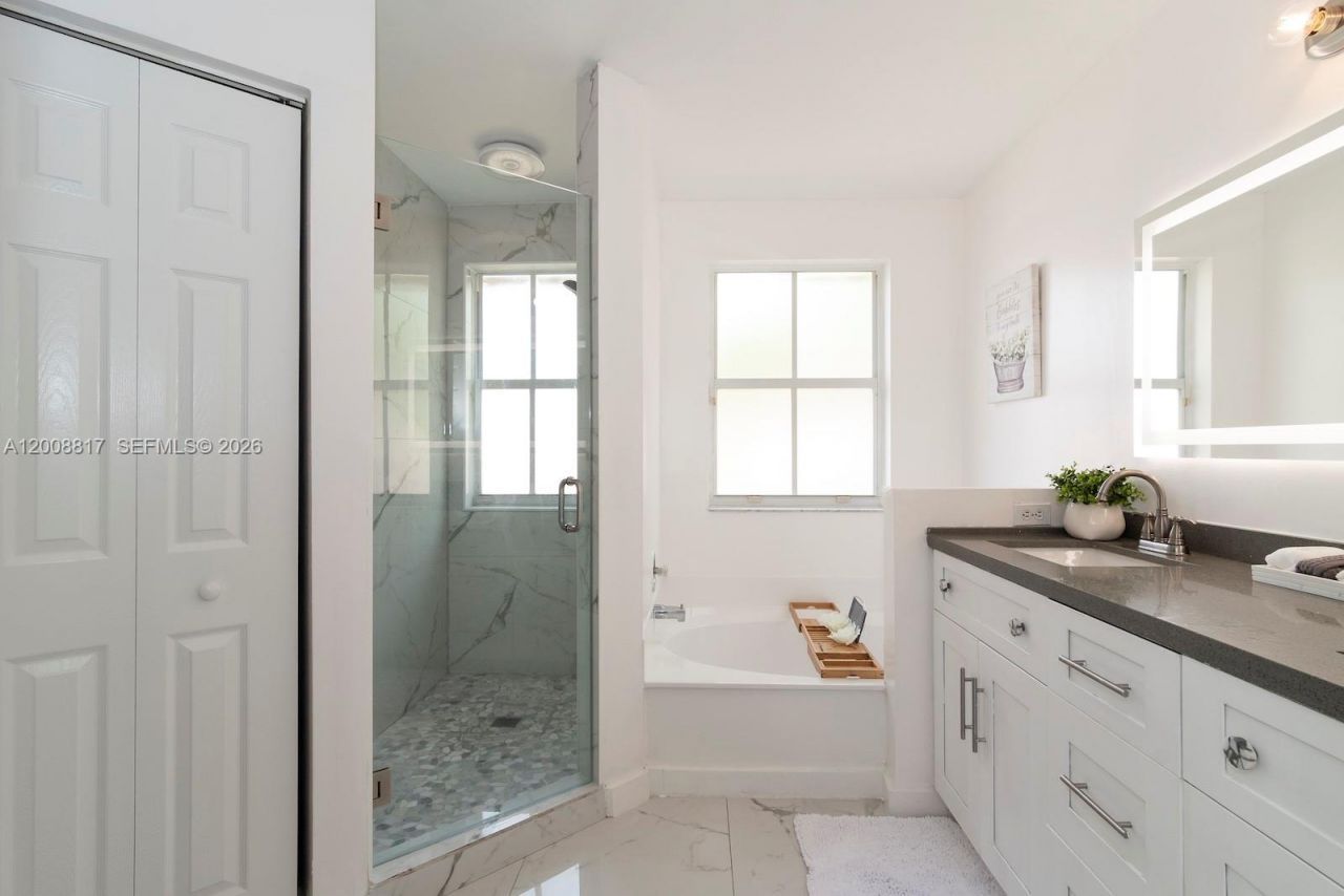 6630 Saltaire Ter, Margate, FL 33063 Photo