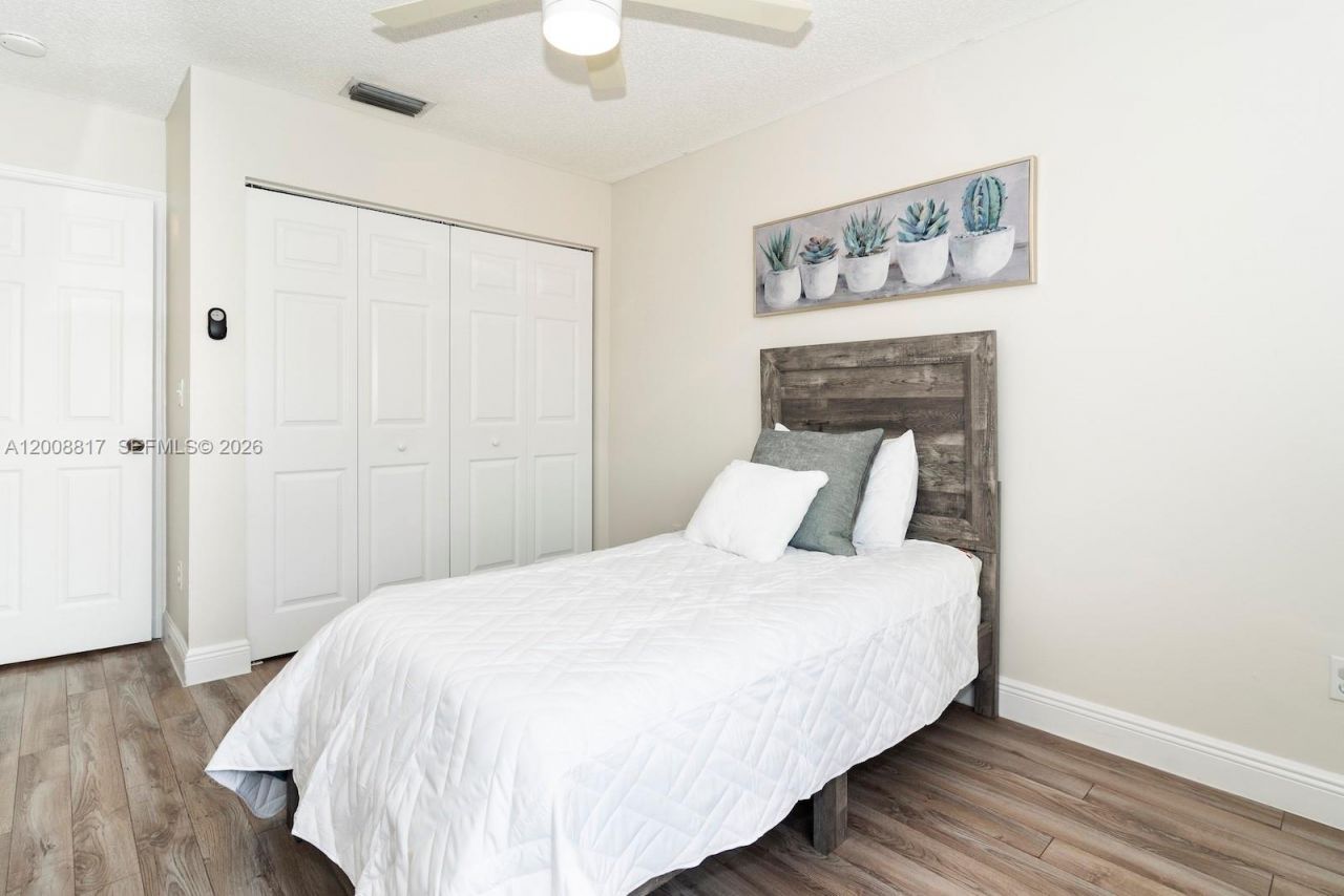 6630 Saltaire Ter, Margate, FL 33063 Photo
