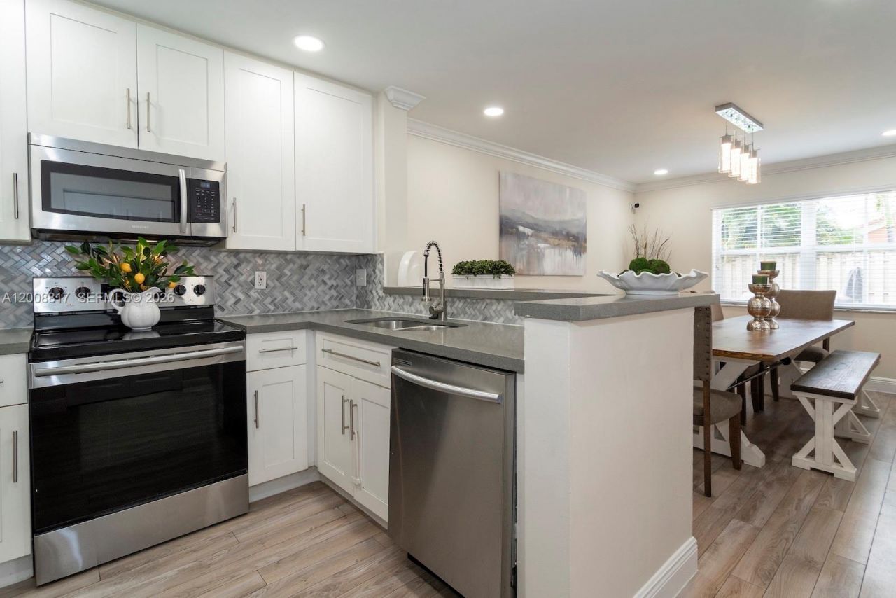6630 Saltaire Ter, Margate, FL 33063 Photo