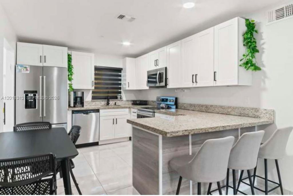 2320 SW 18th Ter, Unit 1, Fort Lauderdale, FL 33315 Photo