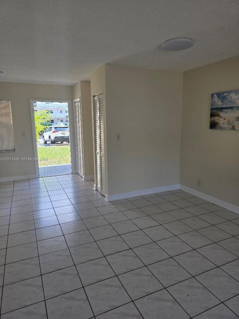 1300 Moffett St, Unit 107, Hallandale Beach, FL 33009 Photo
