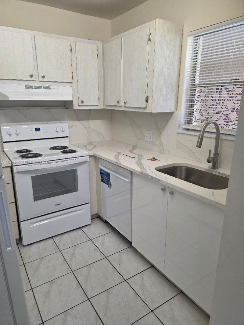 1300 Moffett St, Unit 107, Hallandale Beach, FL 33009 Photo