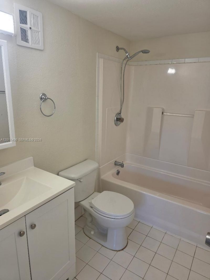 1300 Moffett St, Unit 107, Hallandale Beach, FL 33009 Photo