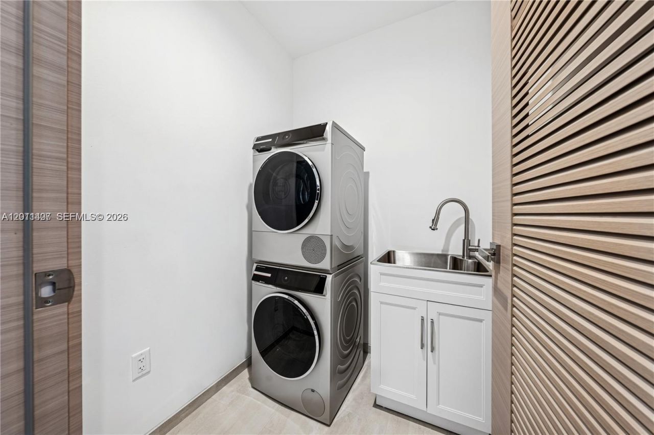10281 W Bay Harbor Dr , Unit PH02, Bay Harbor Islands, FL 33154 Photo