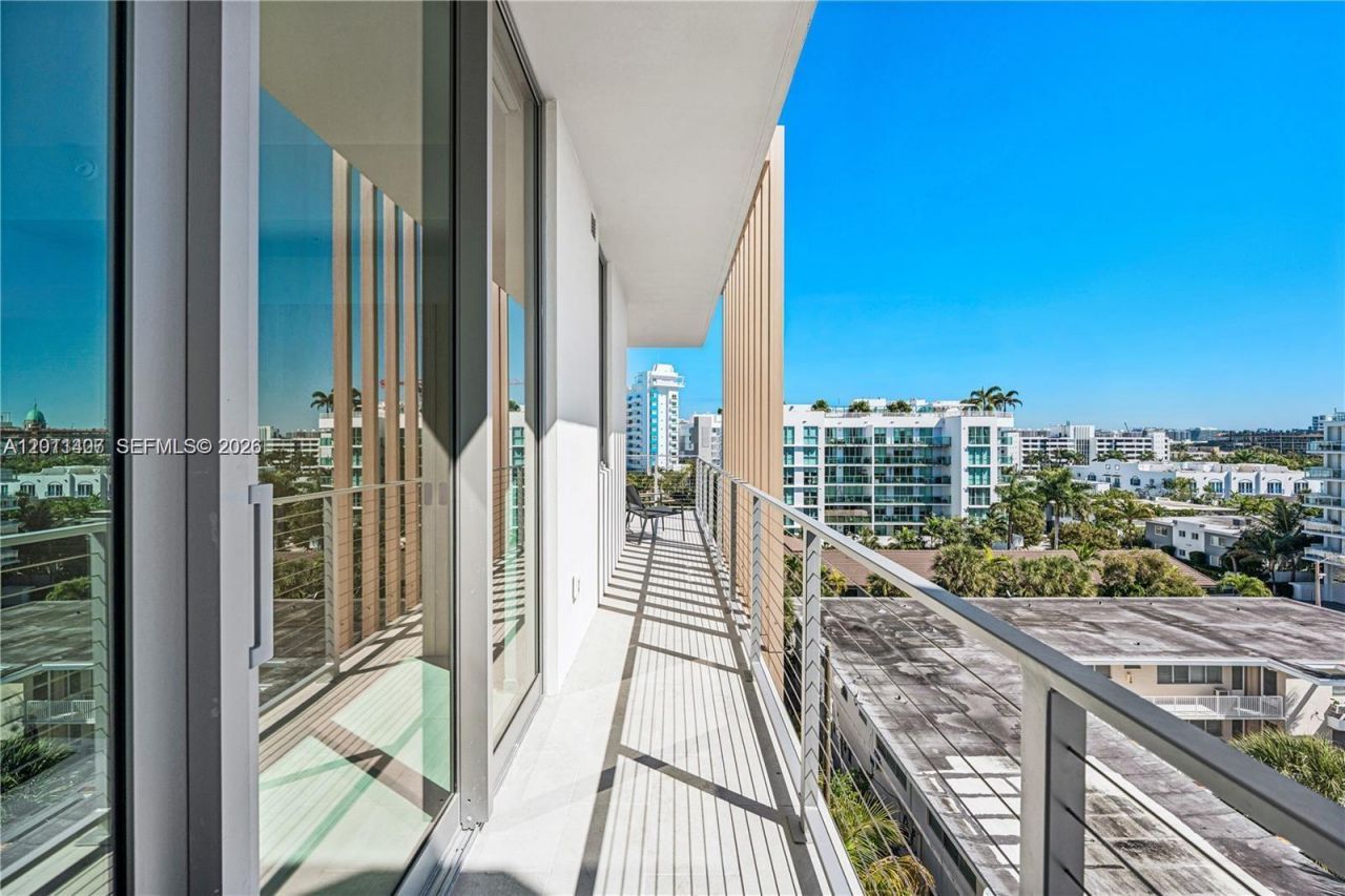 10281 W Bay Harbor Dr , Unit PH02, Bay Harbor Islands, FL 33154 Photo